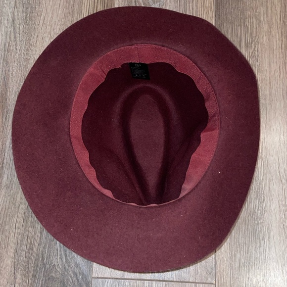 D&Y: burgundy felt hat, OS - Picture 3 of 4